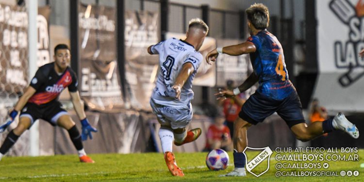 All Boys empató en Floresta