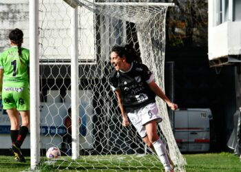 Triunfo ante las gallitas