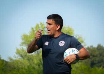 Mariano Campodónico deja su cargo como director técnico del primer equipo